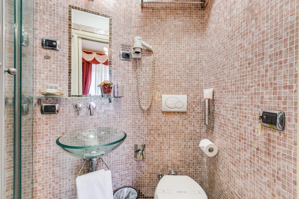 38 Viminale Street Hotel Rome Exterior photo